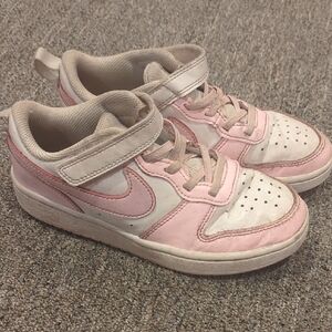 Nike Kids Sneakers in Soft Pink and Cream